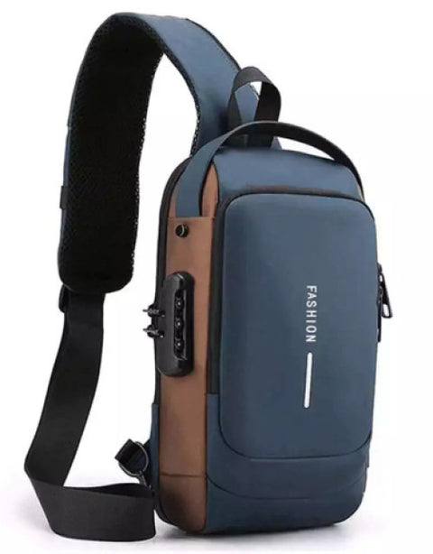Shoulder bag with USB charging - BUYSQUARE